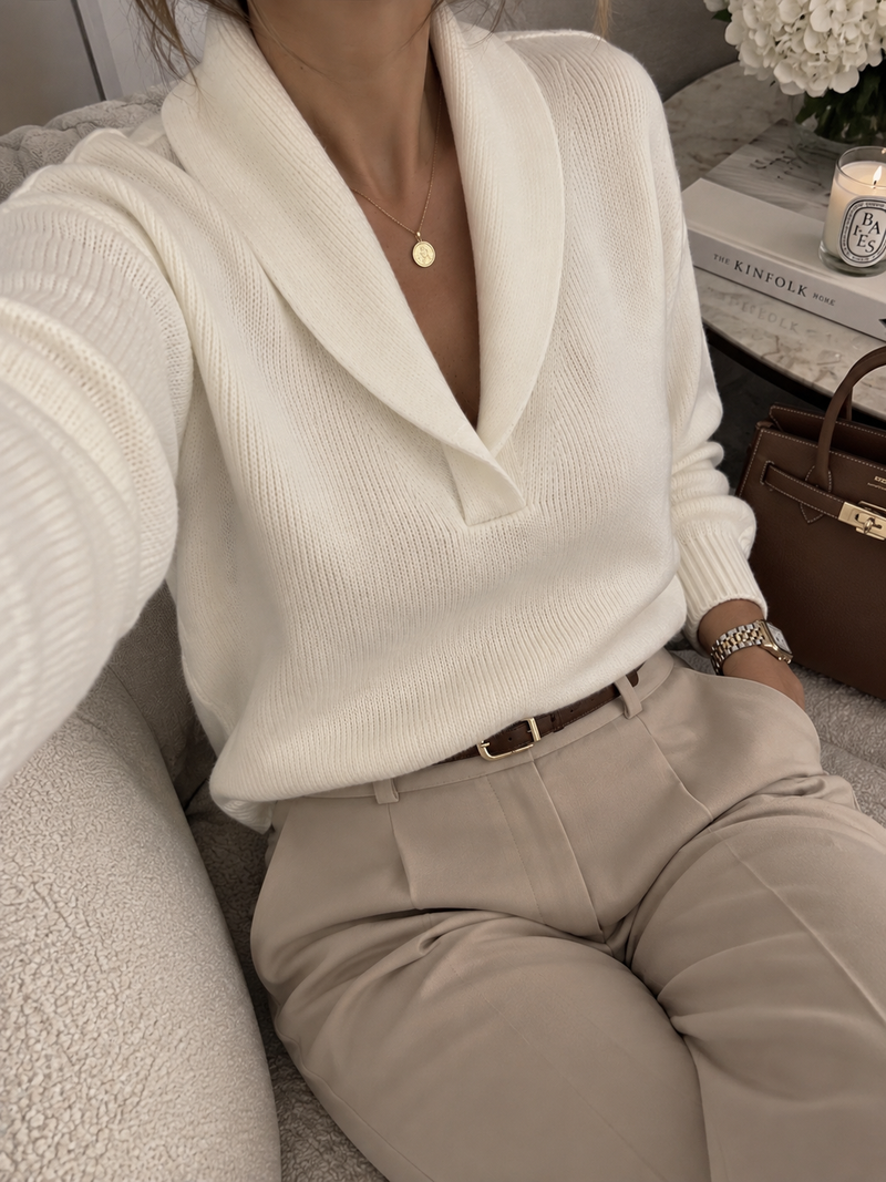 Isabelle R. - Élise™ | Pull col V