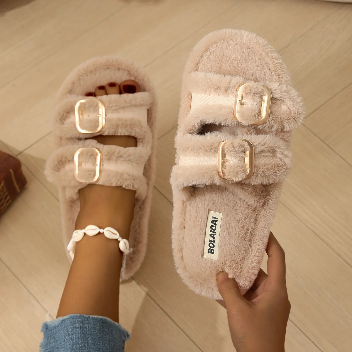 Albane | Mules fourrées à boucles - Casa Cavari