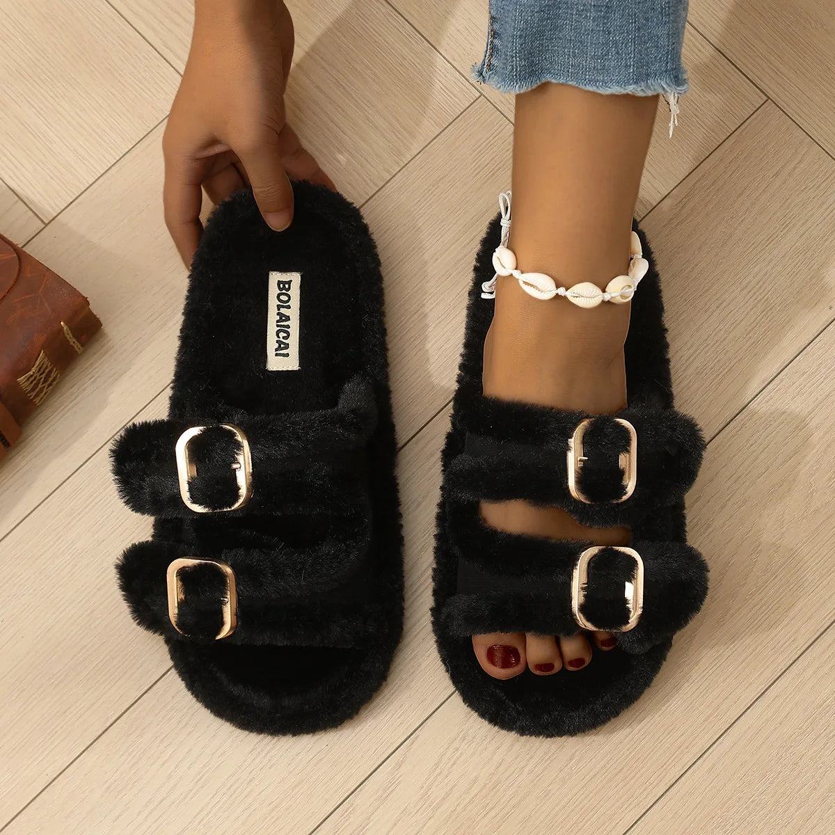 Albane | Mules fourrées à boucles - Casa Cavari