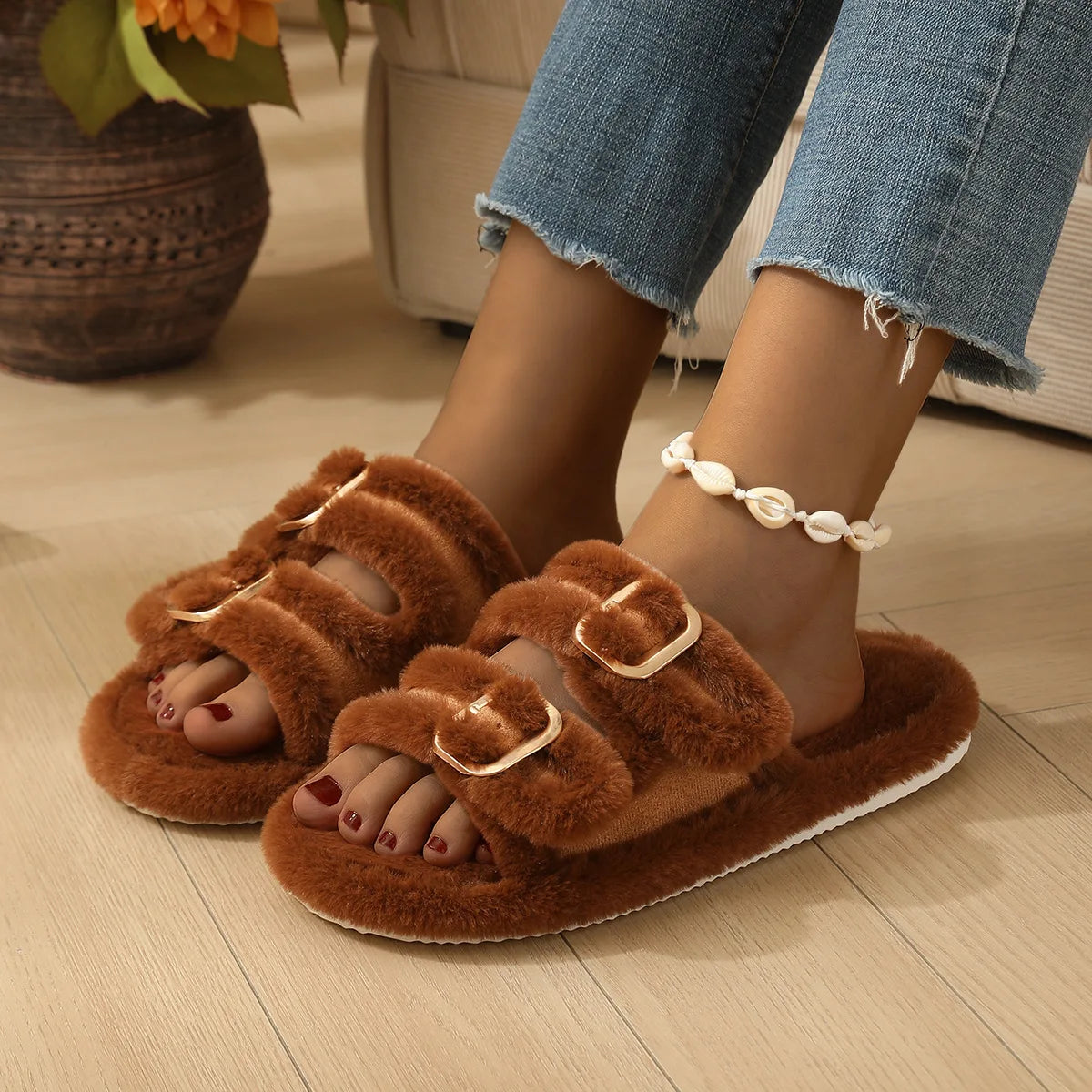 Albane | Mules fourrées à boucles - Casa Cavari
