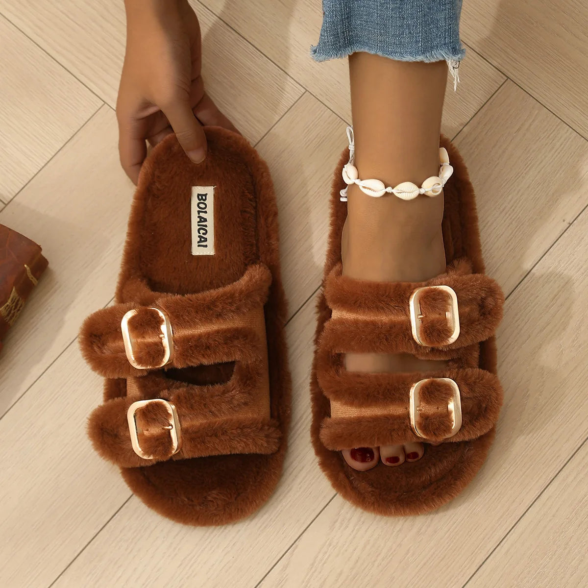 Albane | Mules fourrées à boucles - Casa Cavari