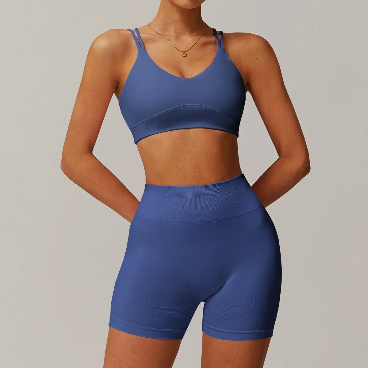 EMILIE|Conjunto deportivo - CasaCavari