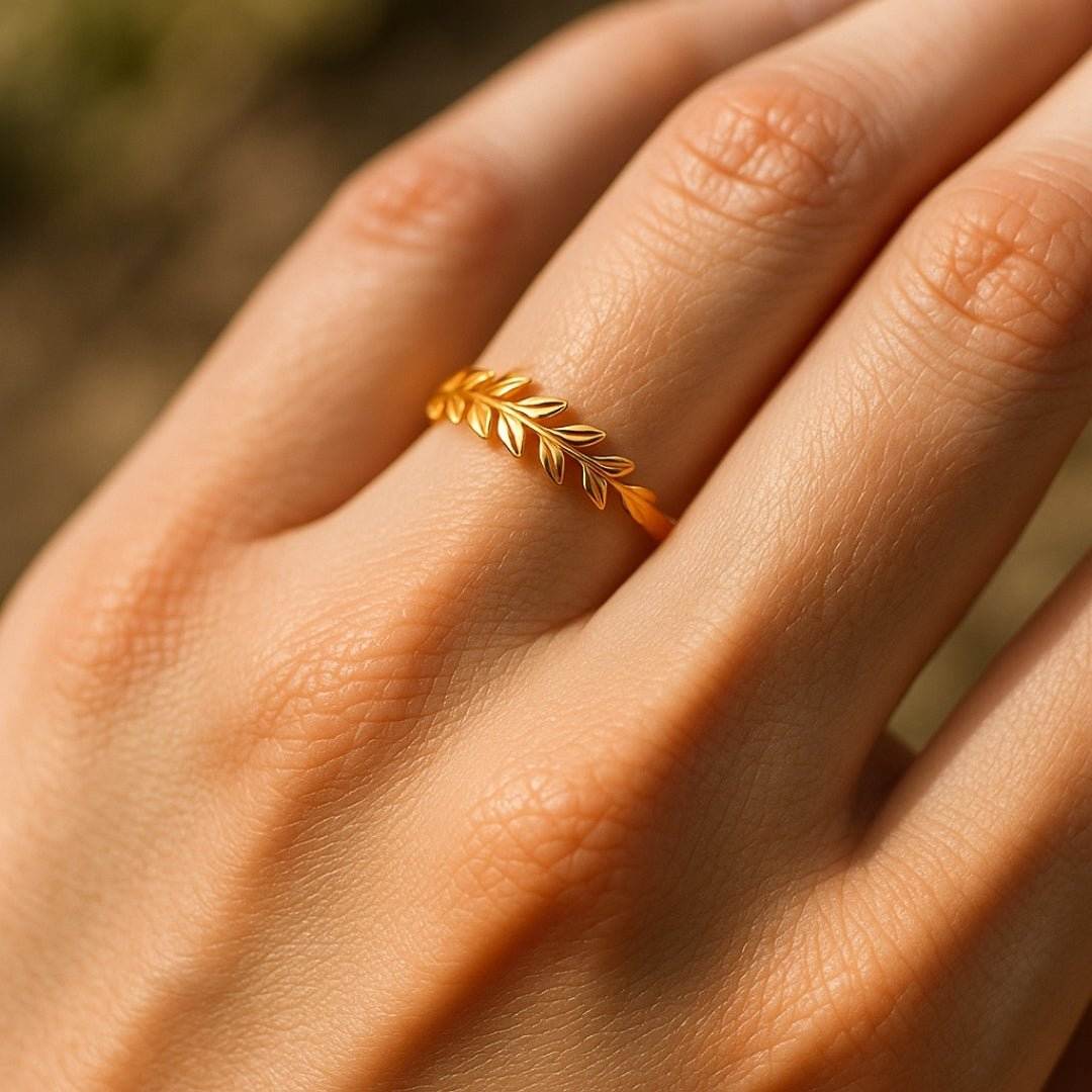 Victoria|Anillo de hojas dorado - CasaCavari
